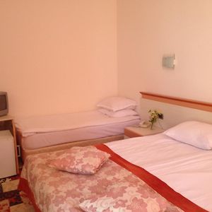 Cameră triplă